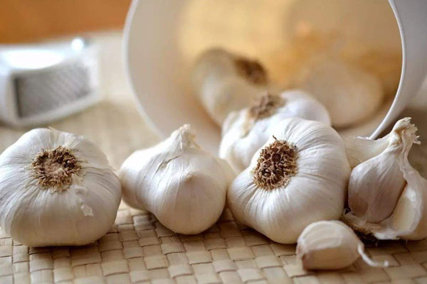 吃大蒜對什么有哪些好處？